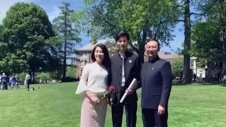 二四六免费资料正版大全,小行星或在7年内与地球相撞,最新答案解释落实_云端版V15.12